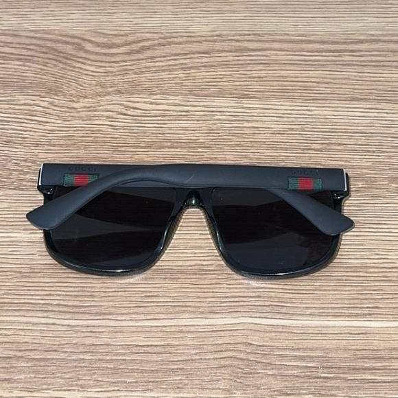 Gucci GG0010S Men’s Black Sunglasses - Picture 7 of 13